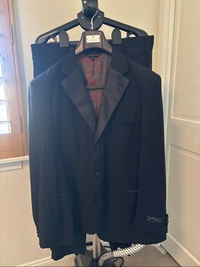 Rizzoli Black Men's Tuxedo Set Jacket with Subtle Satin Lapel pants